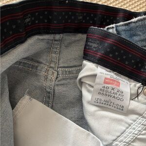 40W x 29L Wrangler Men's Authentic Blue Relaxed Fit Jeans